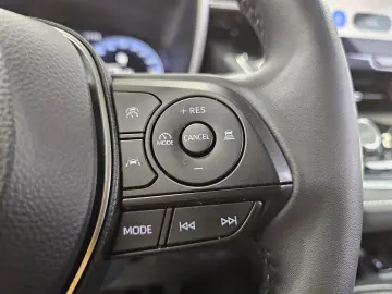 oyota Corolla 1.8 Hybrid Business Aut.