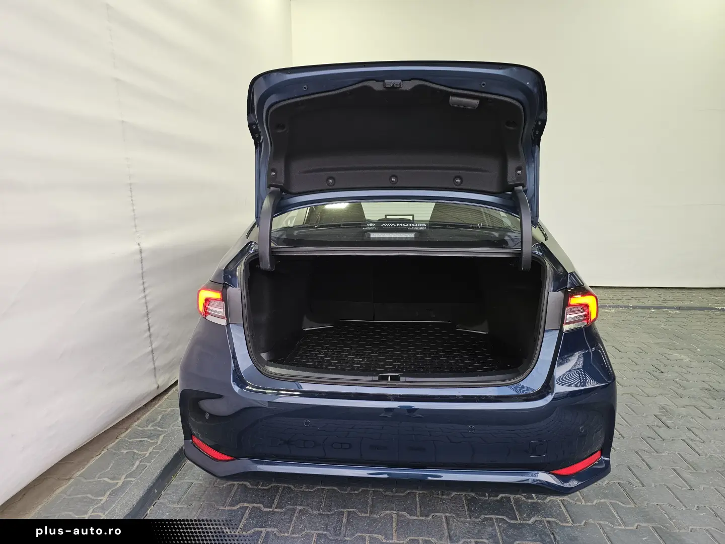 oyota Corolla 1.8 Hybrid Business Aut.