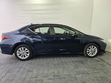 oyota Corolla 1.8 Hybrid Business Aut.