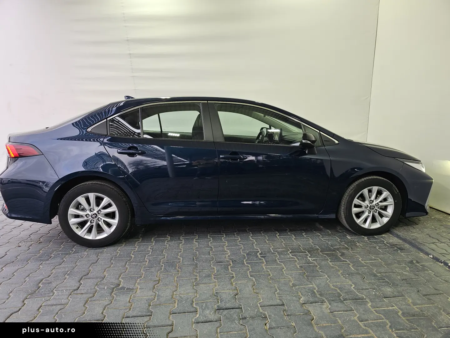 oyota Corolla 1.8 Hybrid Business Aut.