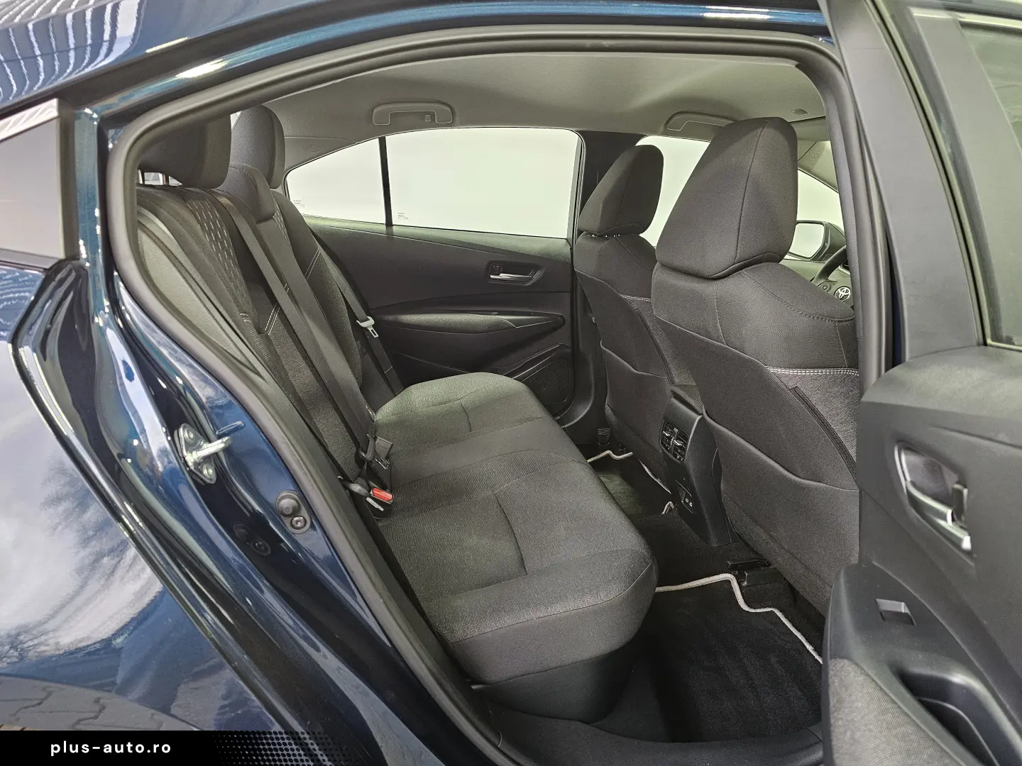 oyota Corolla 1.8 Hybrid Business Aut.