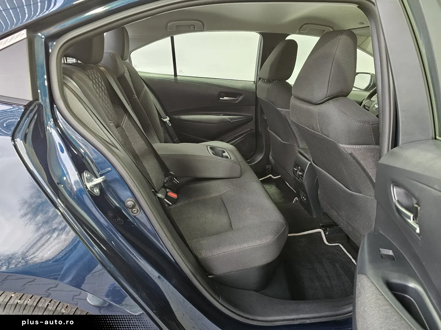 oyota Corolla 1.8 Hybrid Business Aut.