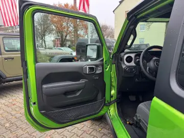 Jeep Wrangler 2.0l Willys 4X4  AHK   Rubicon