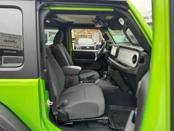 Jeep Wrangler 2.0l Willys 4X4  AHK   Rubicon