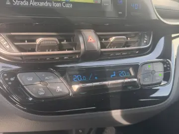 TOYOTA C-HR 1.8 HSD C-lassy Business LED mono-tone