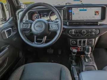 Jeep Wrangler Willys MY25 AHK ACC LED Rückfahr Sound