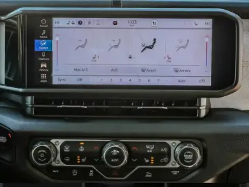 Jeep Wrangler Willys MY25 AHK ACC LED Rückfahr Sound