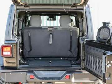 Jeep Wrangler Willys MY25 AHK ACC LED Rückfahr Sound