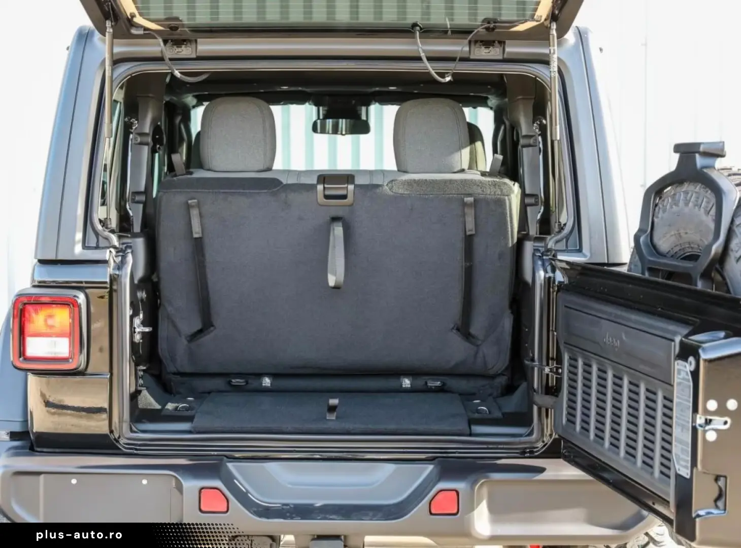 Jeep Wrangler Willys MY25 AHK ACC LED Rückfahr Sound