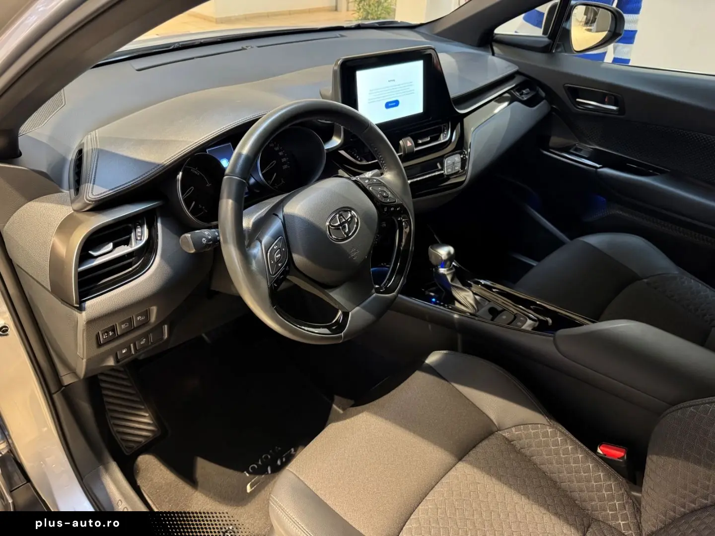 TOYOTA C-HR Hybrid Team D NAVI Sitzheizung KAmera Garan