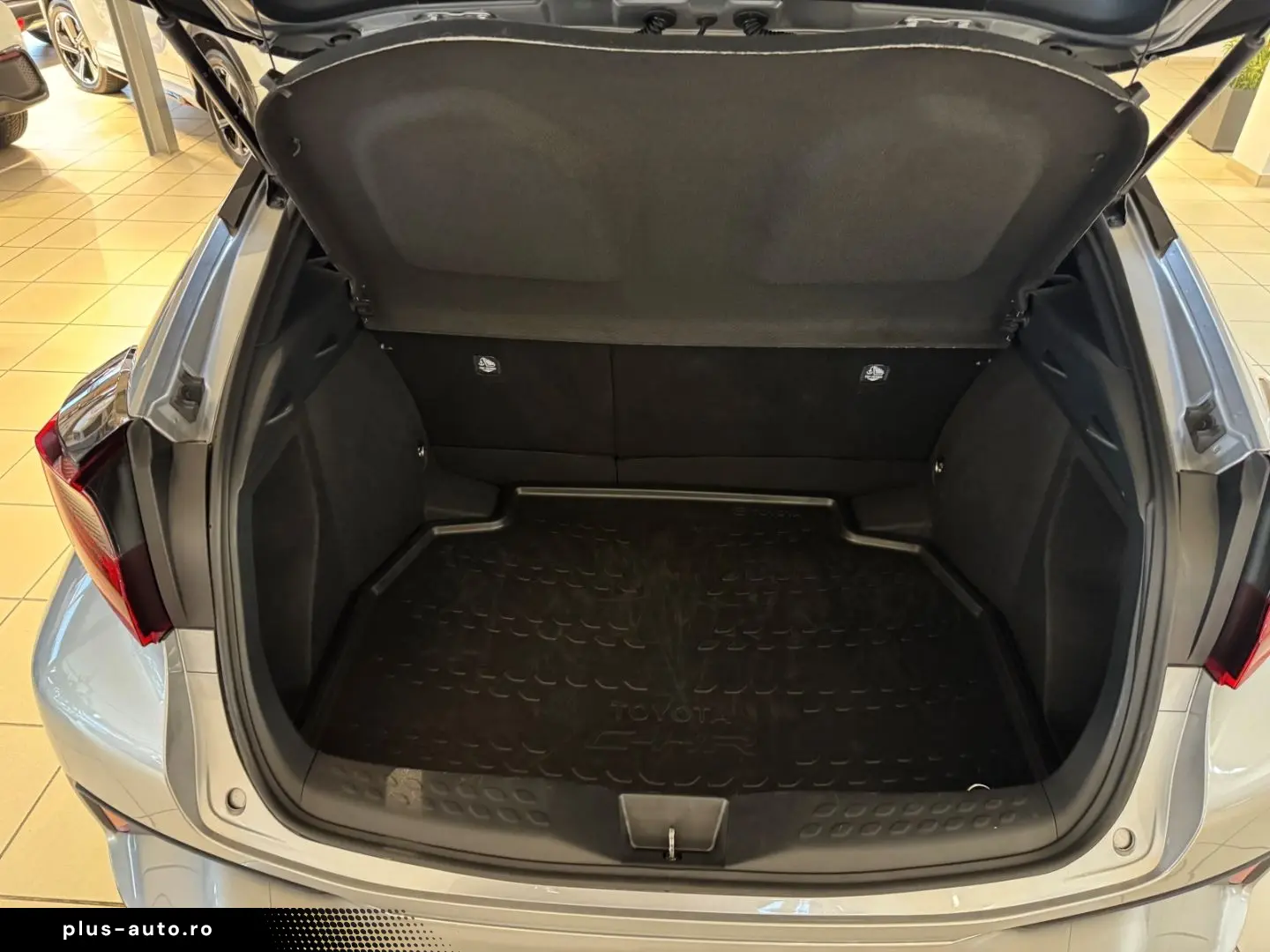 TOYOTA C-HR Hybrid Team D NAVI Sitzheizung KAmera Garan