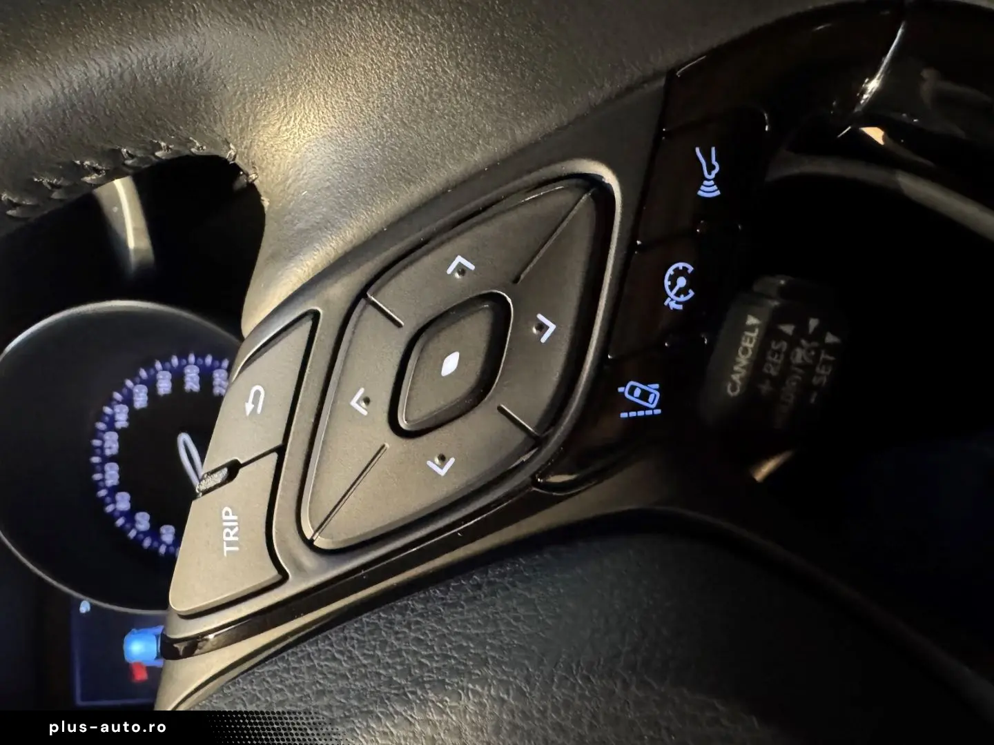 TOYOTA C-HR Hybrid Team D NAVI Sitzheizung KAmera Garan