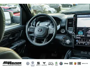 Dodge RAM 1500 CrewCab Limited Night Edition 3.0 Hurricane