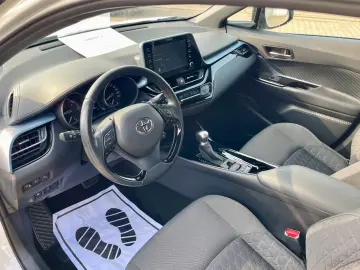 TOYOTA C-HR Hybrid 2.0 Team D ACC PDC CARPLAY