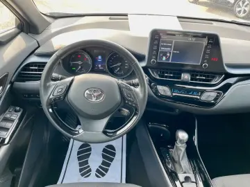 TOYOTA C-HR Hybrid 2.0 Team D ACC PDC CARPLAY
