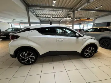 TOYOTA C-HR Hybrid Team D   CarPlay & Android Auto   Si