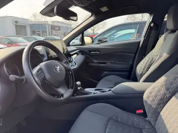 TOYOTA C-HR Hybrid Team D   CarPlay & Android Auto   Si
