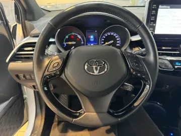 TOYOTA C-HR Hybrid Team D   CarPlay & Android Auto   Si