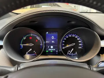 TOYOTA C-HR Hybrid Team D   CarPlay & Android Auto   Si