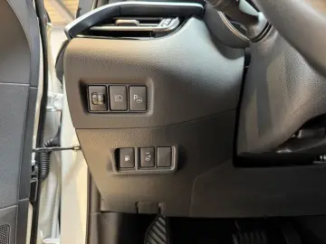 TOYOTA C-HR Hybrid Team D   CarPlay & Android Auto   Si