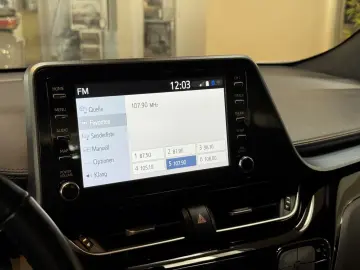 TOYOTA C-HR Hybrid Team D   CarPlay & Android Auto   Si