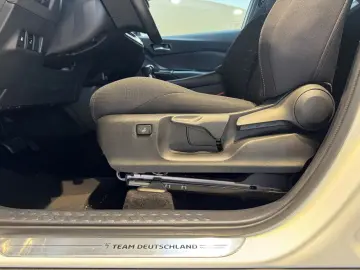 TOYOTA C-HR Hybrid Team D   CarPlay & Android Auto   Si