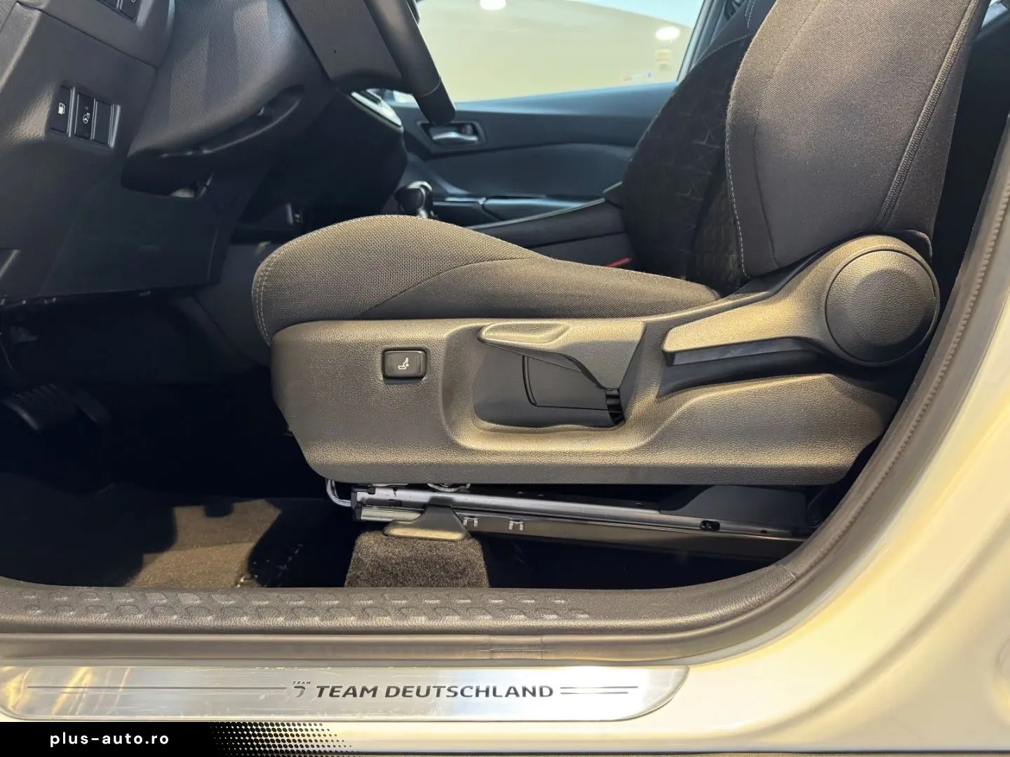 TOYOTA C-HR Hybrid Team D   CarPlay & Android Auto   Si