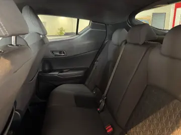 TOYOTA C-HR Hybrid Team D   CarPlay & Android Auto   Si