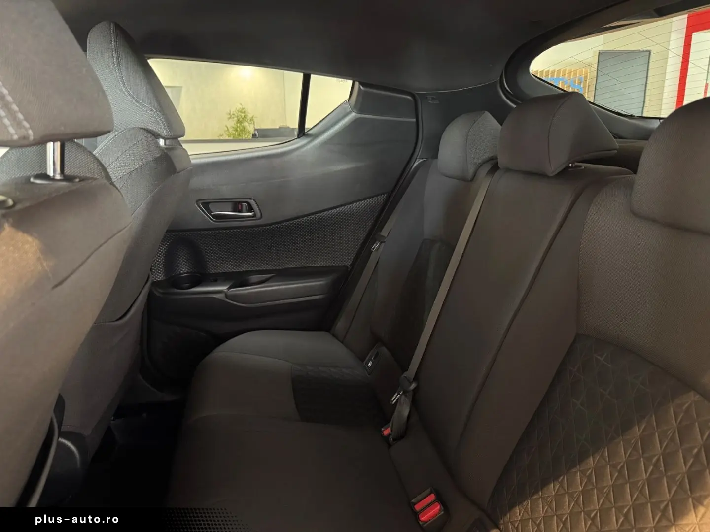 TOYOTA C-HR Hybrid Team D   CarPlay & Android Auto   Si