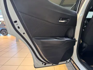 TOYOTA C-HR Hybrid Team D   CarPlay & Android Auto   Si