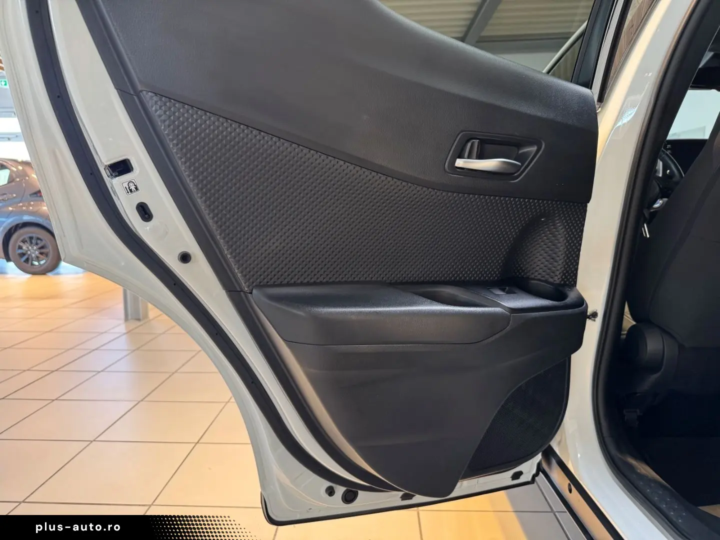 TOYOTA C-HR Hybrid Team D   CarPlay & Android Auto   Si