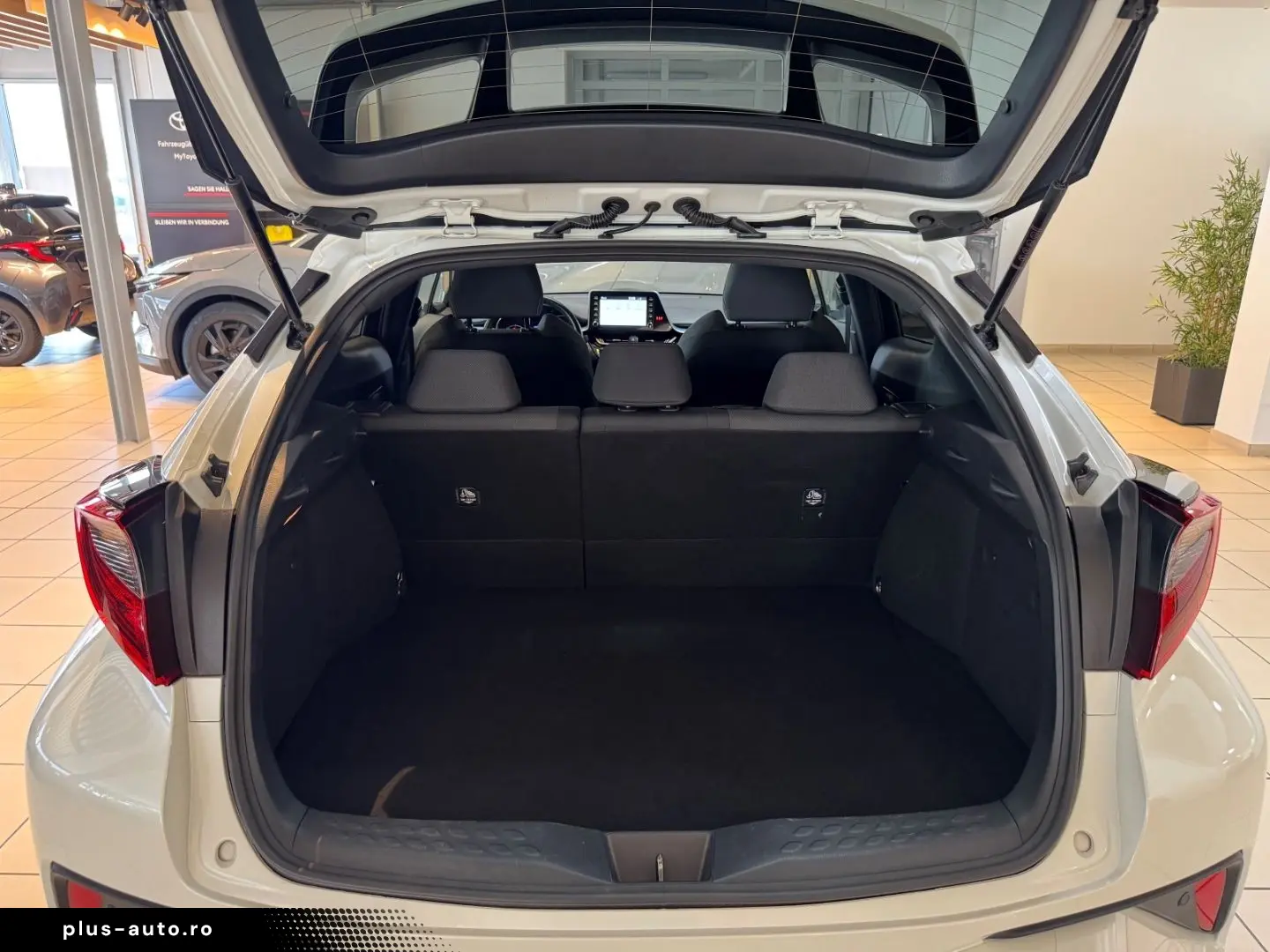 TOYOTA C-HR Hybrid Team D   CarPlay & Android Auto   Si