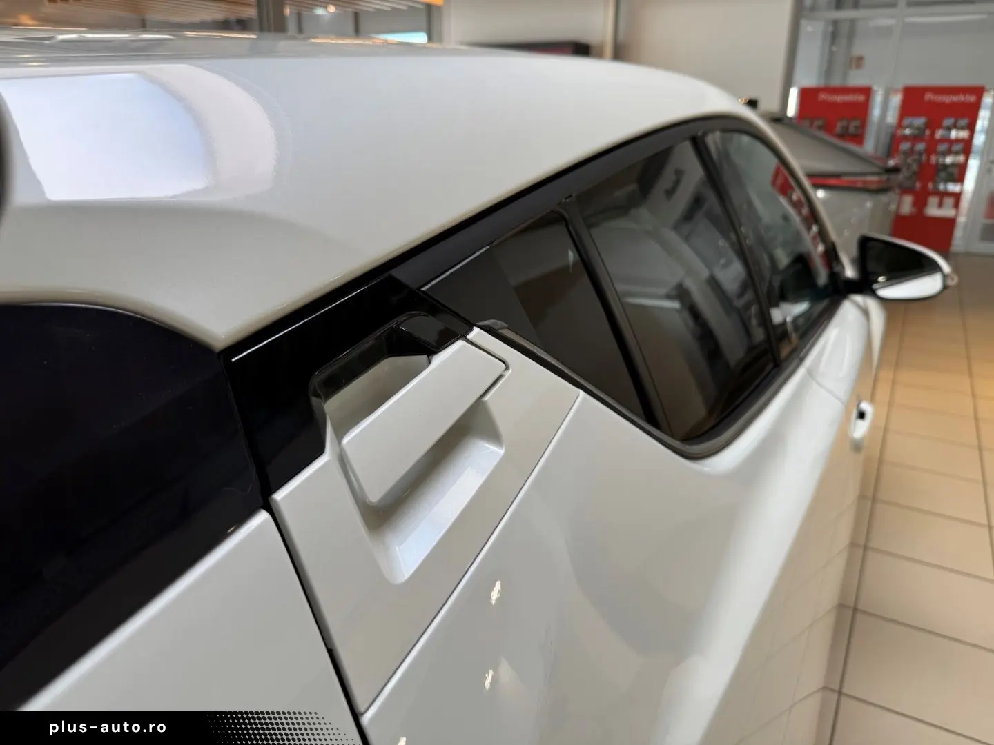 TOYOTA C-HR Hybrid Team D   CarPlay & Android Auto   Si