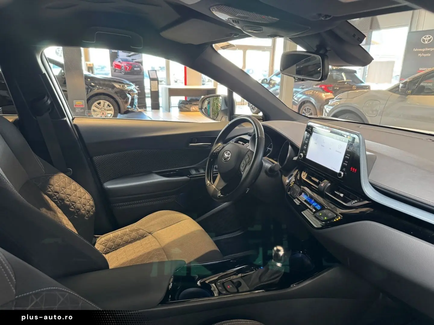 TOYOTA C-HR Hybrid Team D   CarPlay & Android Auto   Si