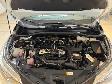 TOYOTA C-HR Hybrid Team D   CarPlay & Android Auto   Si