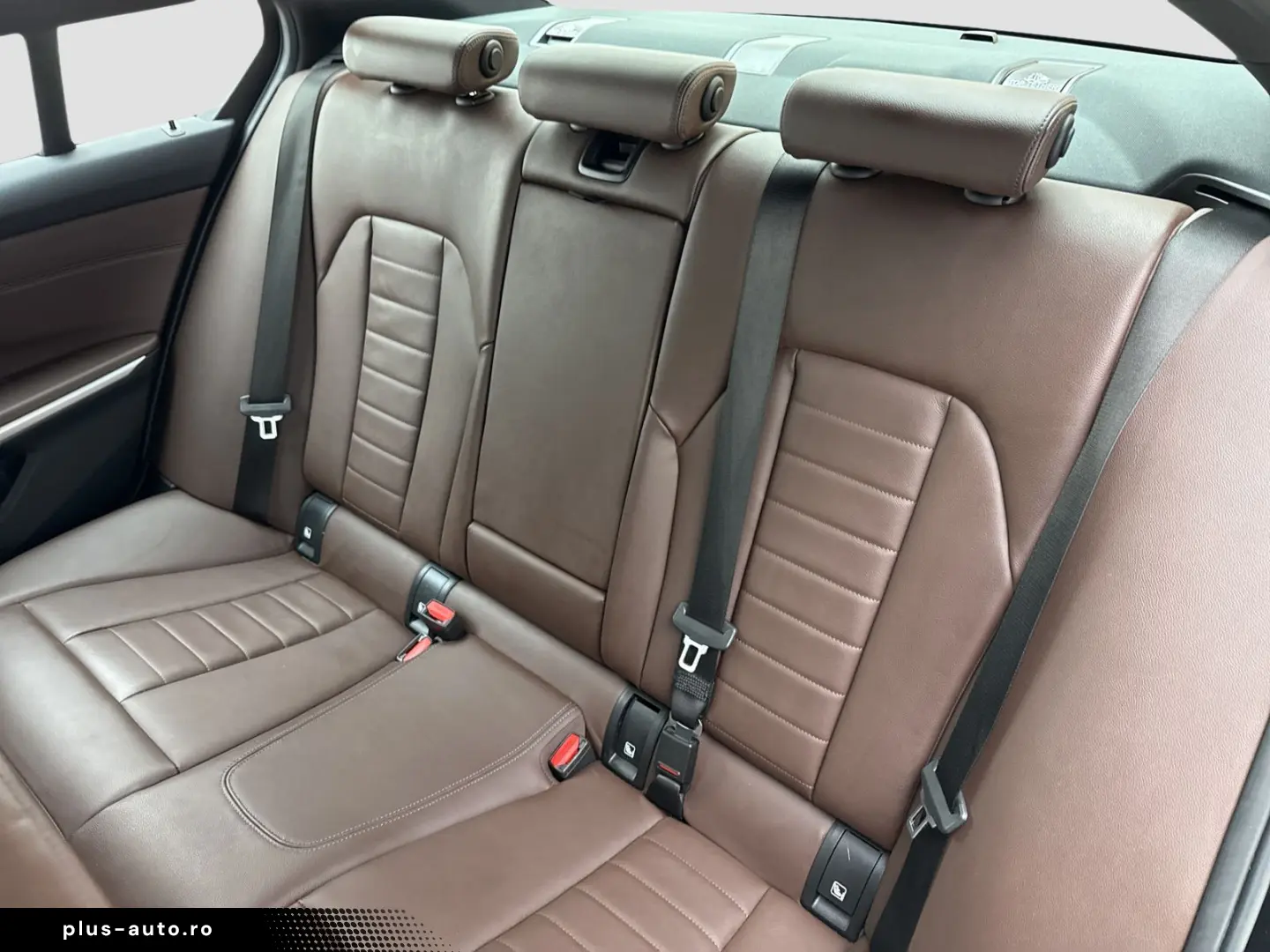 BMW 330e xDrive BrownLeather HUD HiFi Keyless