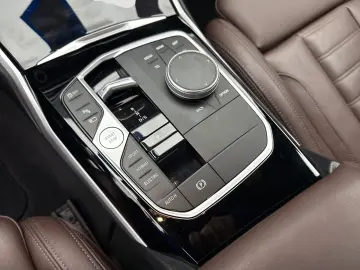 BMW 330e xDrive BrownLeather HUD HiFi Keyless