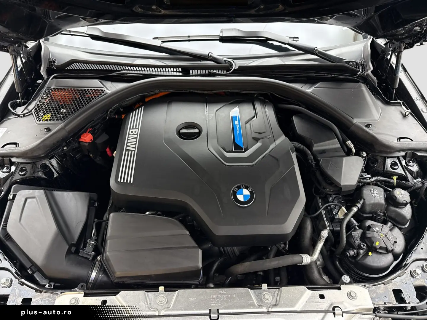 BMW 330e xDrive BrownLeather HUD HiFi Keyless