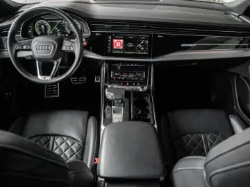 AUDI Q8 55 3.0 TFSI e quattro 55 TFSI e quattro Pano