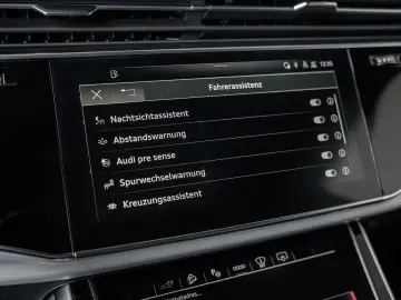 AUDI Q8 55 3.0 TFSI e quattro 55 TFSI e quattro Pano