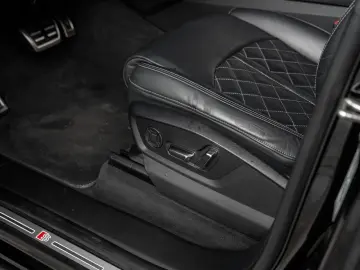 AUDI Q8 55 3.0 TFSI e quattro 55 TFSI e quattro Pano