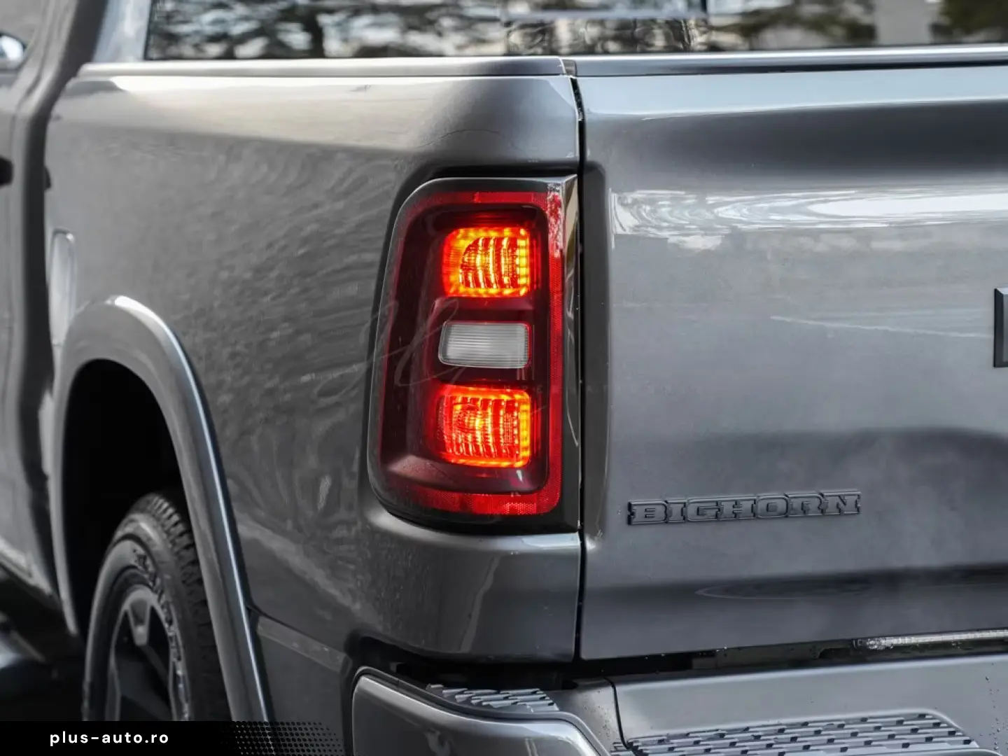 Dodge RAM 1500 Night 5.7L V8 HEMI