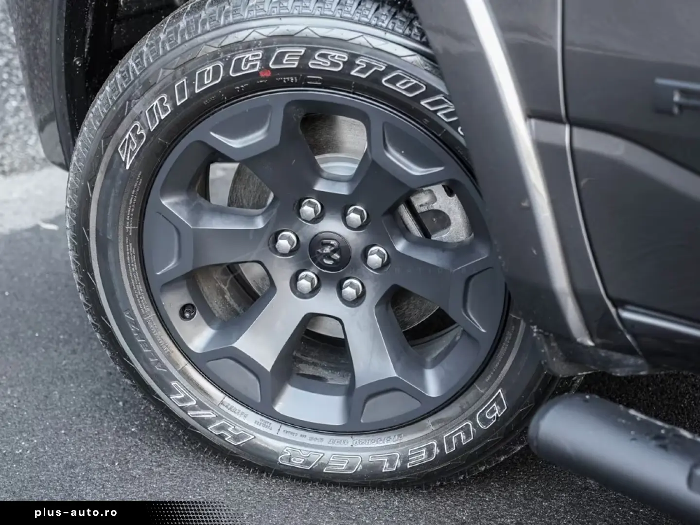 Dodge RAM 1500 Night 5.7L V8 HEMI