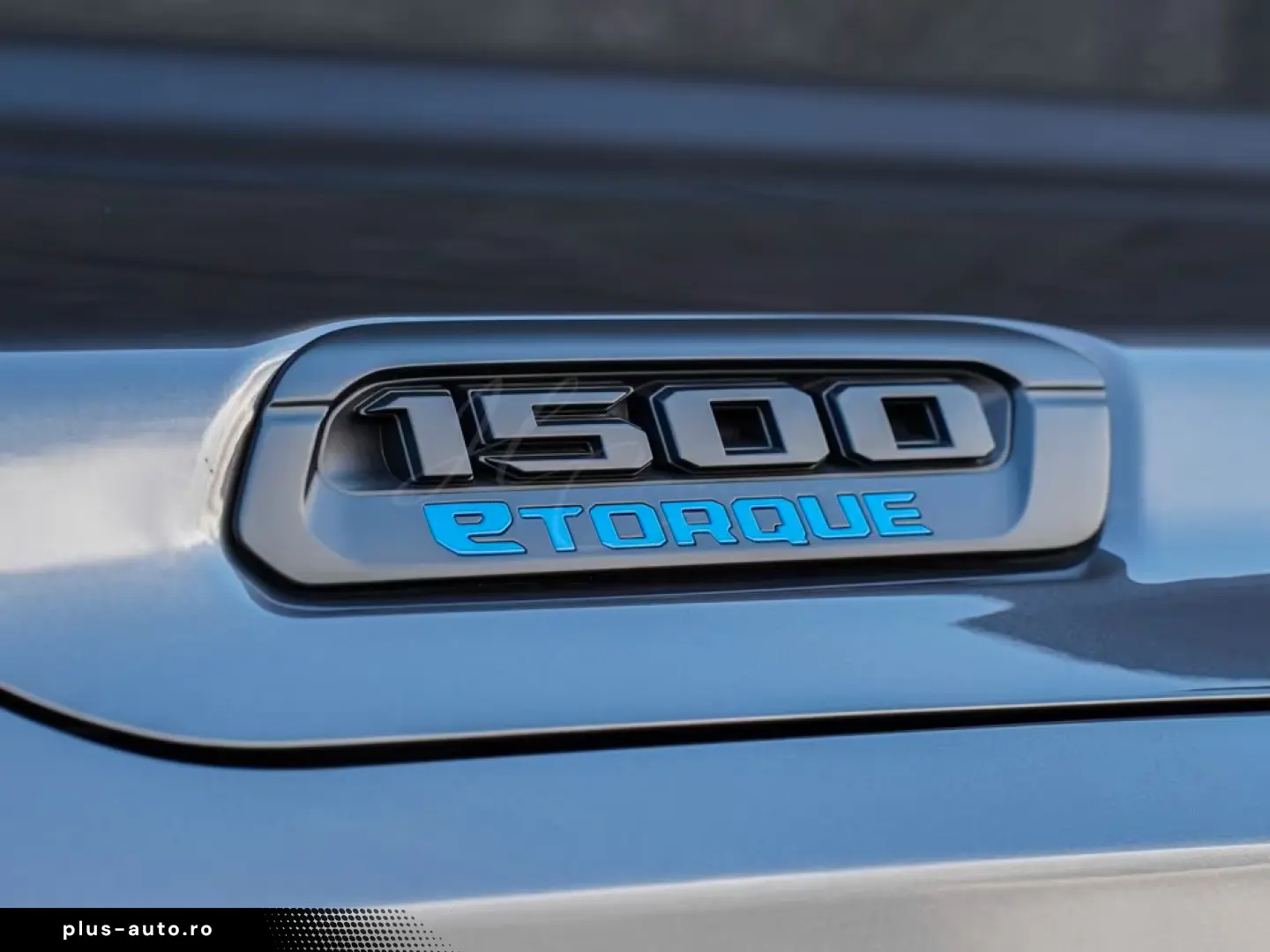 Dodge RAM 1500 Night 5.7L V8 HEMI