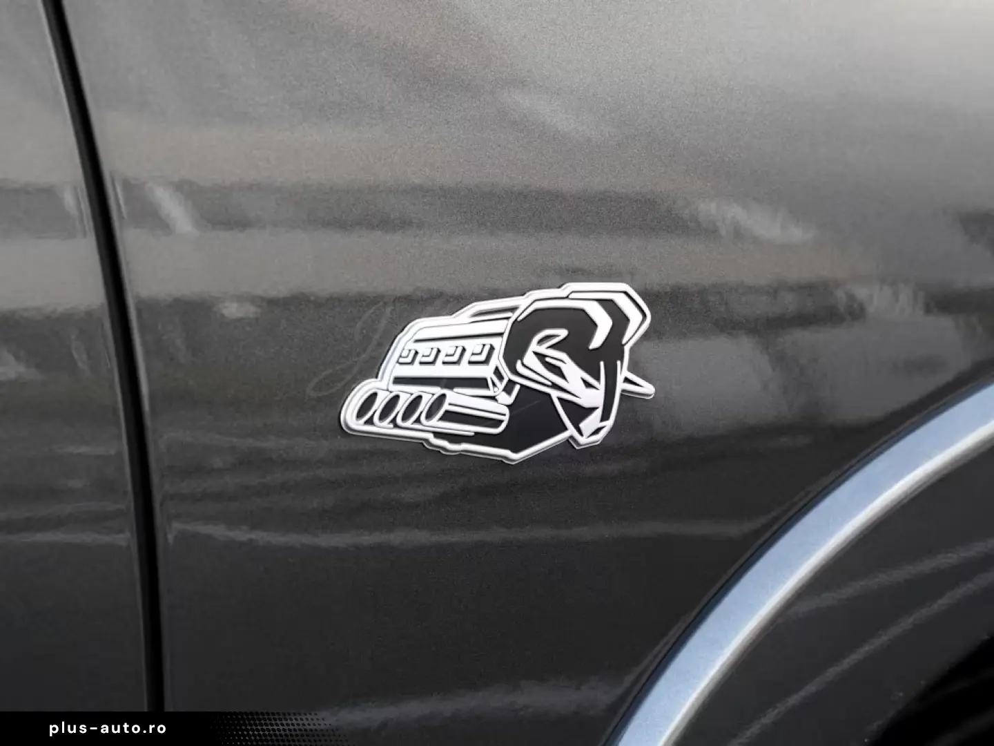 Dodge RAM 1500 Night 5.7L V8 HEMI