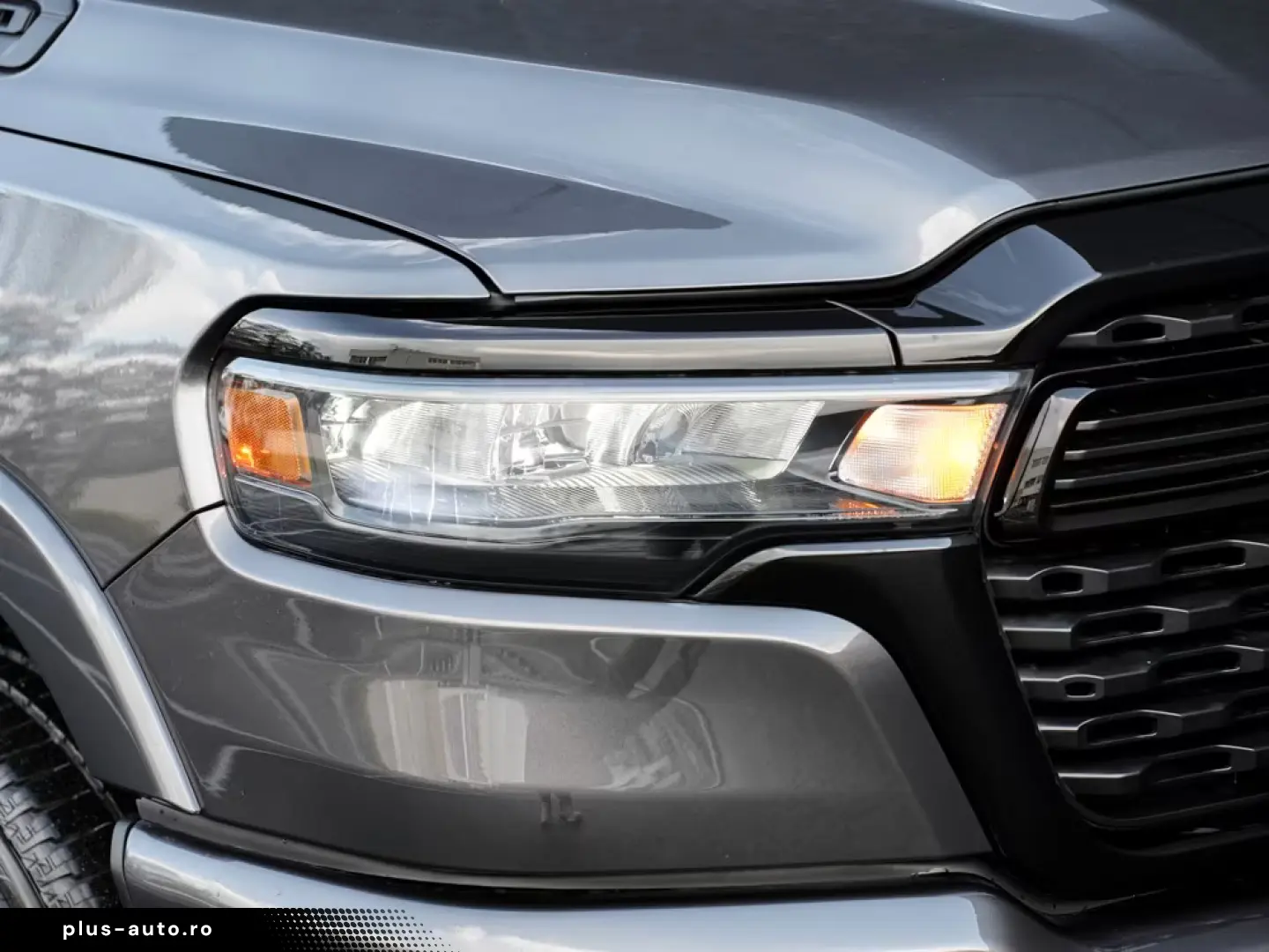 Dodge RAM 1500 Night 5.7L V8 HEMI