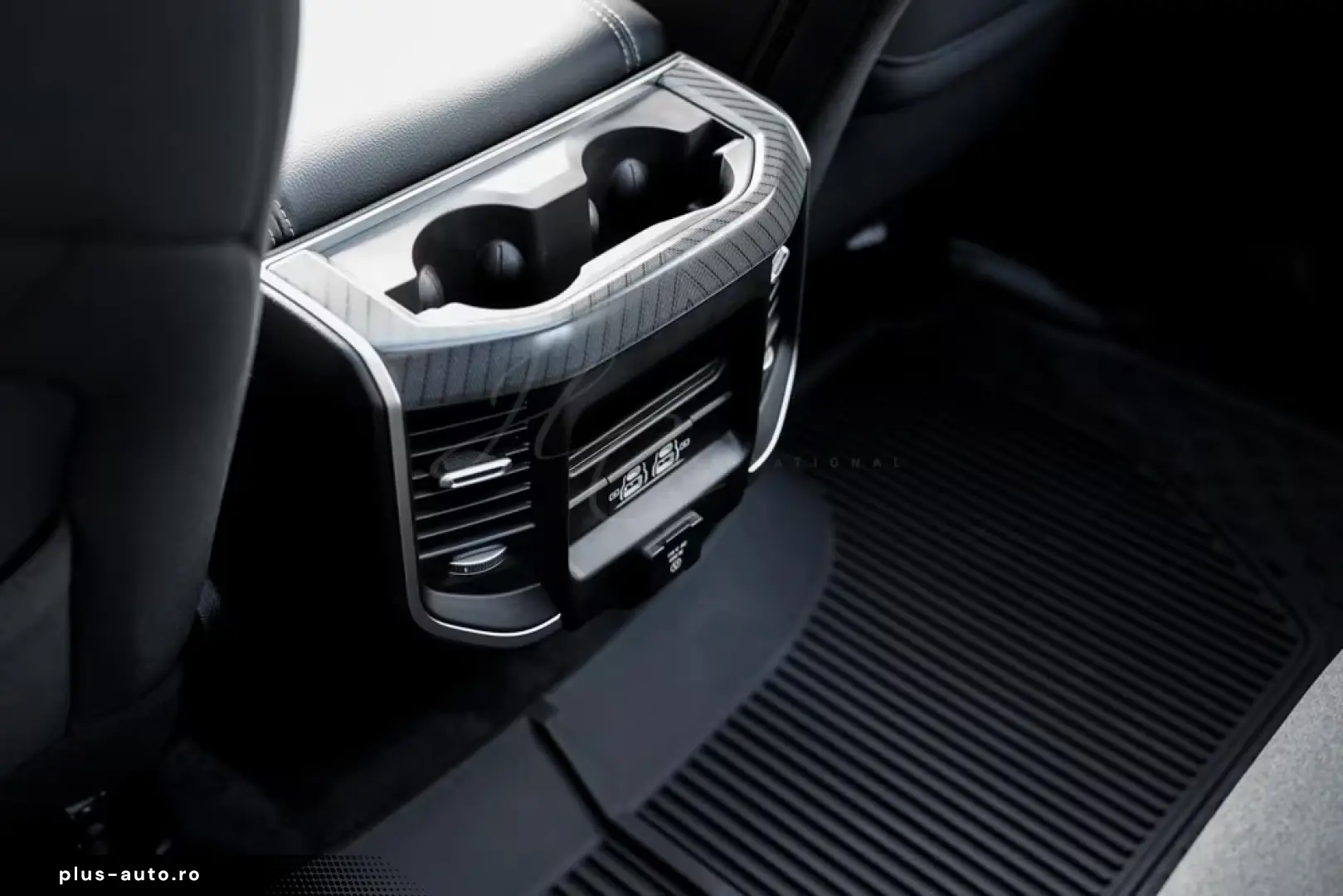 Dodge RAM 1500 Night 5.7L V8 HEMI