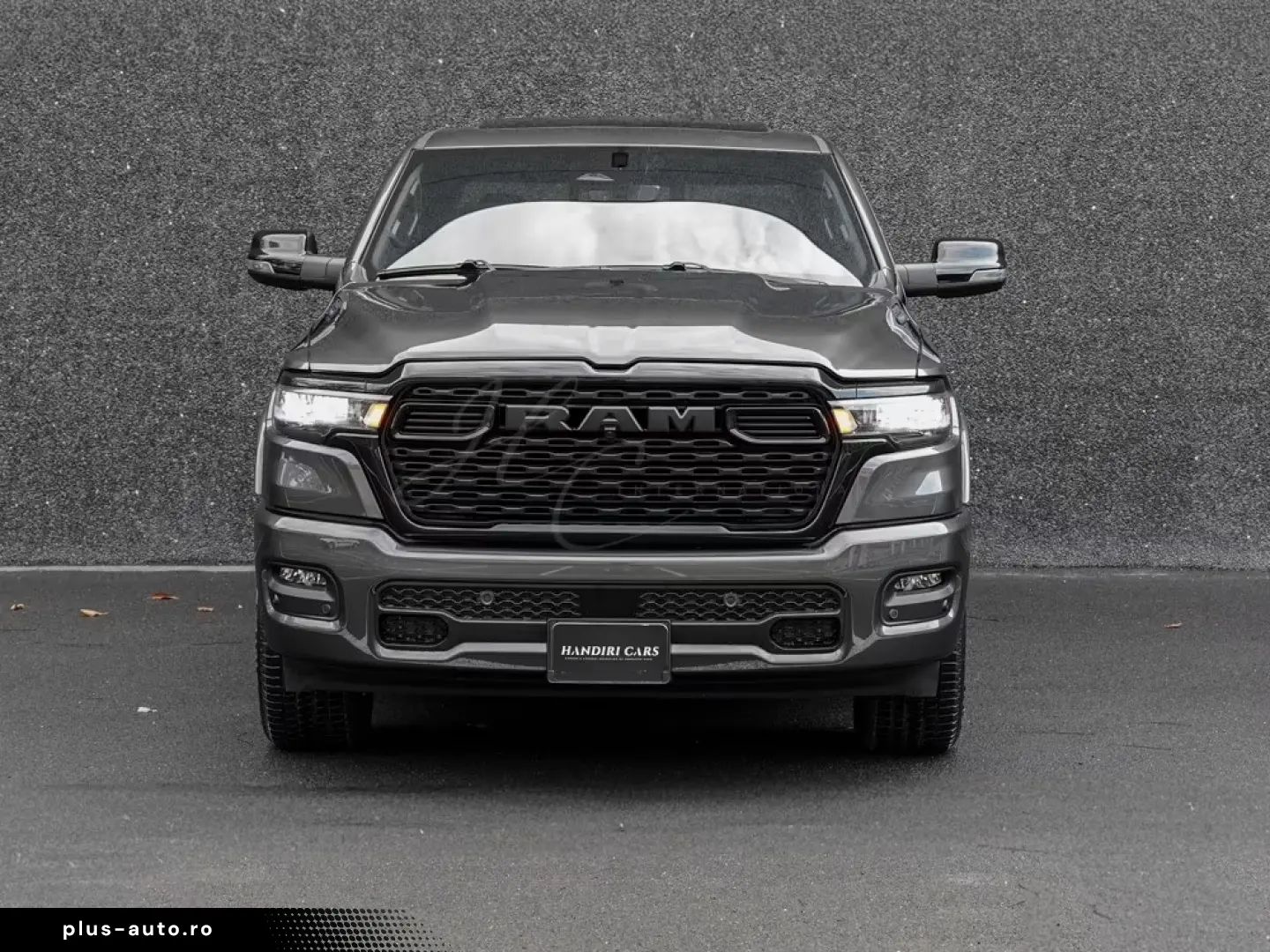 Dodge RAM 1500 Night 5.7L V8 HEMI