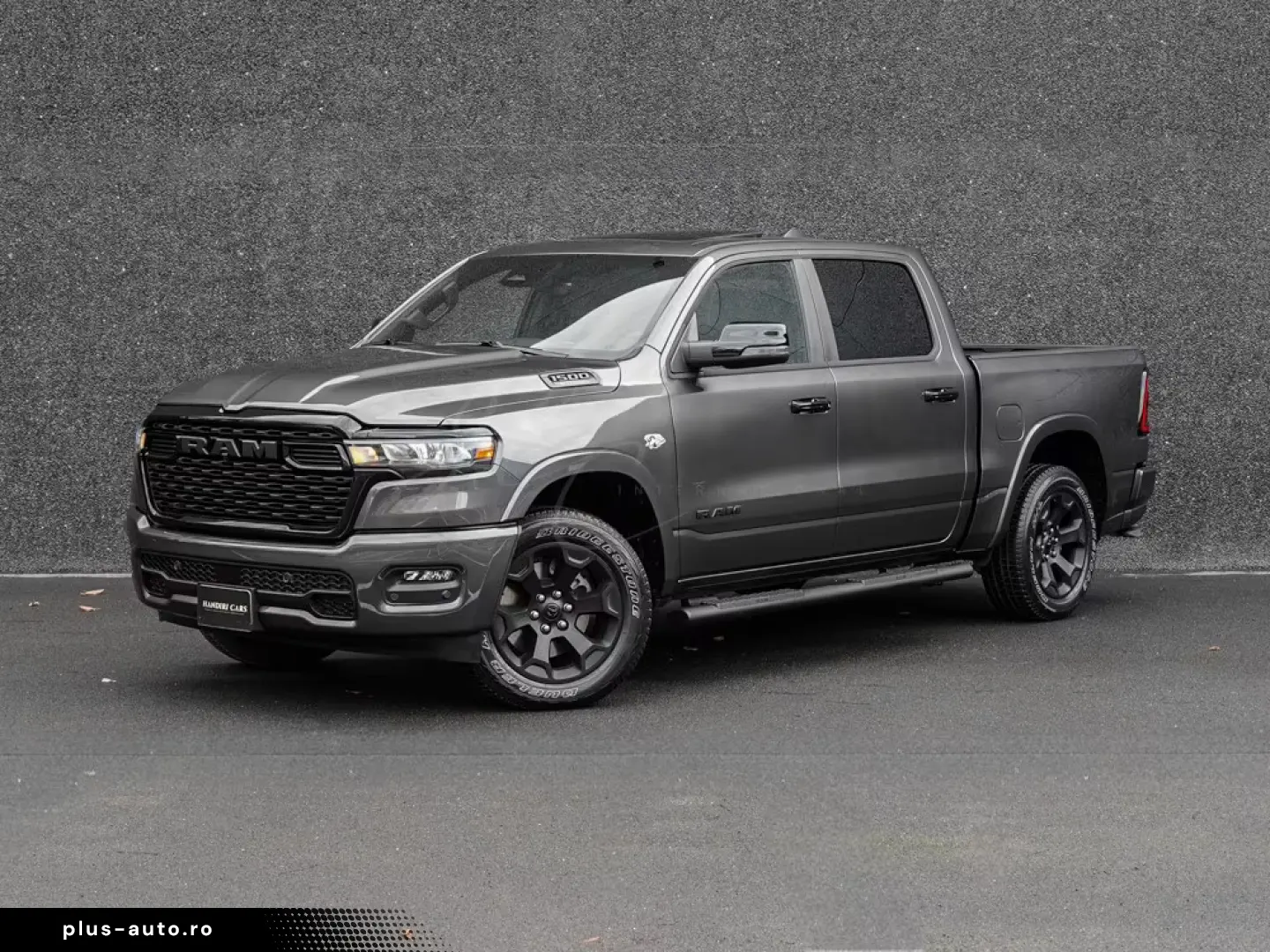 Dodge RAM 1500 Night 5.7L V8 HEMI