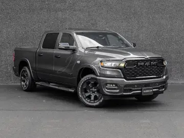 Dodge RAM 1500 Night 5.7L V8 HEMI